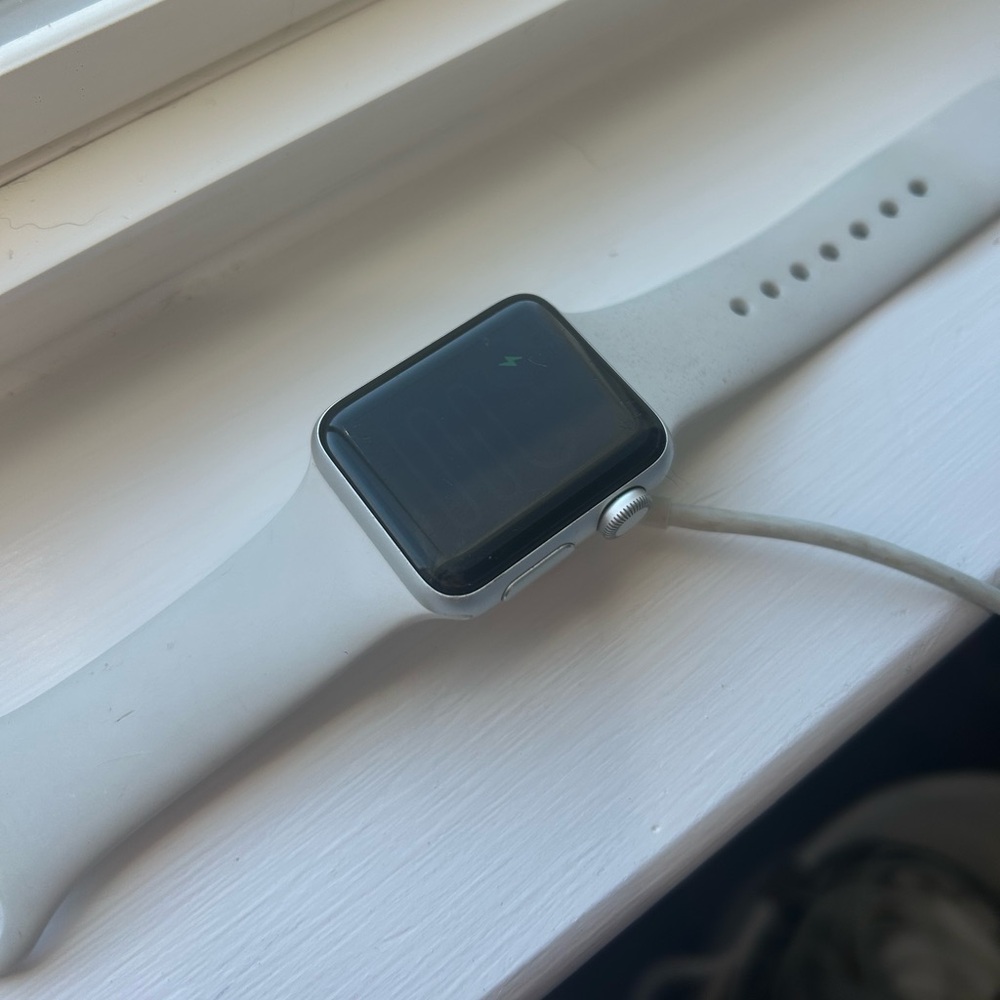 Series 3 38mm Apple Watch with charger
